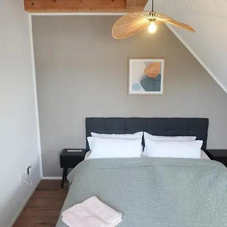 Haus Für 8 Gäste Mit Garten Und Parkplatz In Ruhiger Lager Augsburgo