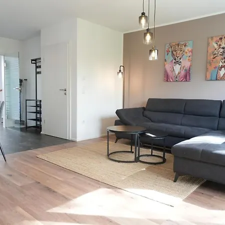 Haus Für 8 Gäste Mit Garten Und Parkplatz In Ruhiger Lager