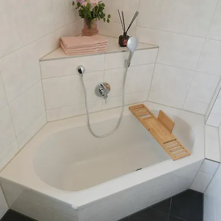 Apartamento Haus Für 8 Gäste Mit Garten Und Parkplatz In Ruhiger Lager Augsburgo