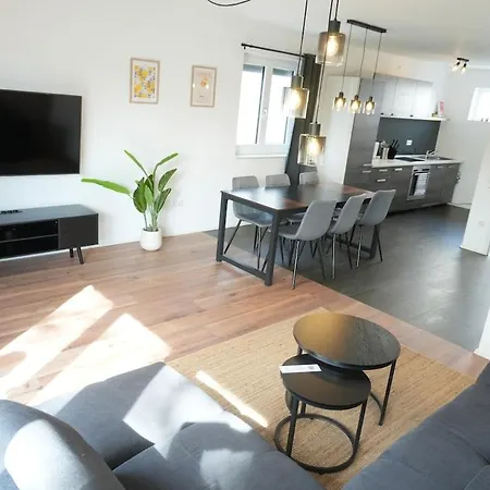 Apartamento Haus Für 8 Gäste Mit Garten Und Parkplatz In Ruhiger Lager *