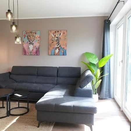 Haus Für 8 Gäste Mit Garten Und Parkplatz In Ruhiger Lager Augsburgo