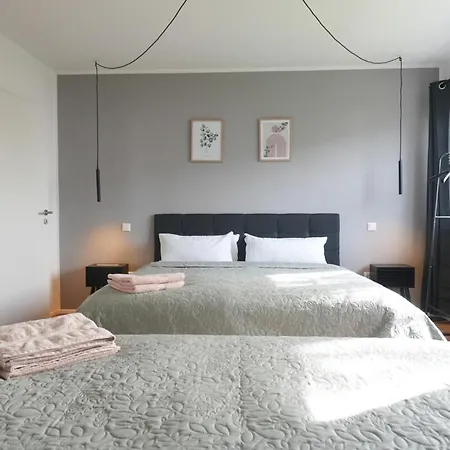 Haus Für 8 Gäste Mit Garten Und Parkplatz In Ruhiger Lager * Augsburgo