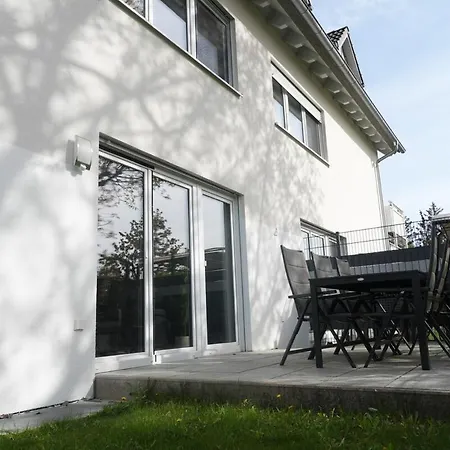 Haus Für 8 Gäste Mit Garten Und Parkplatz In Ruhiger Lager