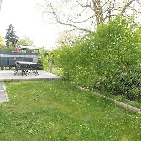 Haus Für 8 Gäste Mit Garten Und Parkplatz In Ruhiger Lager