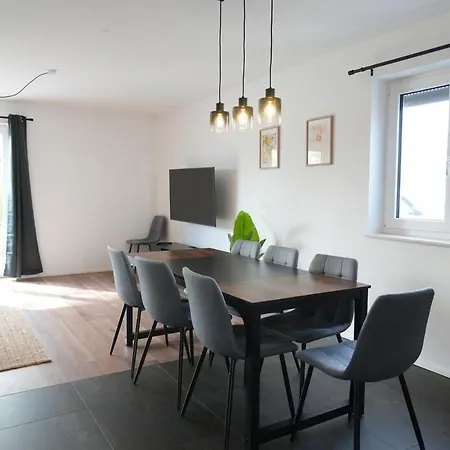 Apartamento Haus Für 8 Gäste Mit Garten Und Parkplatz In Ruhiger Lager *