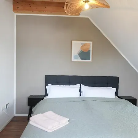 Haus Für 8 Gäste Mit Garten Und Parkplatz In Ruhiger Lager * Augsburgo